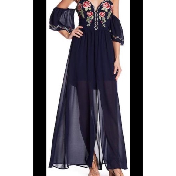 Soieblu Dresses & Skirts - SoieBlu Floral Midnight Blue Gown